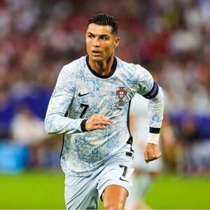 NIKE PORTUGAL RONALDO EURO 2024
PLAYER ISSUE AWAY Jersey Shirt size
Medium